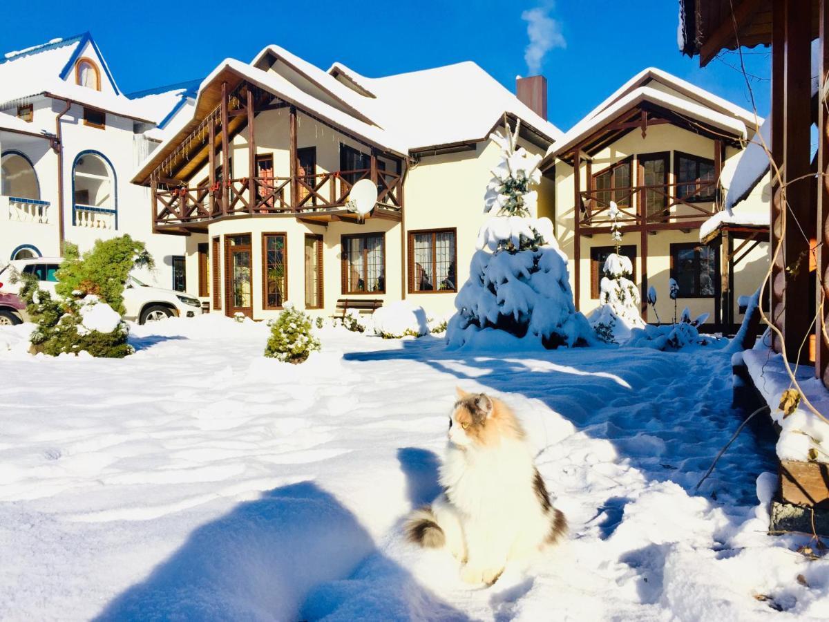 Котетж У Вілла Діола Kosiv Exterior photo